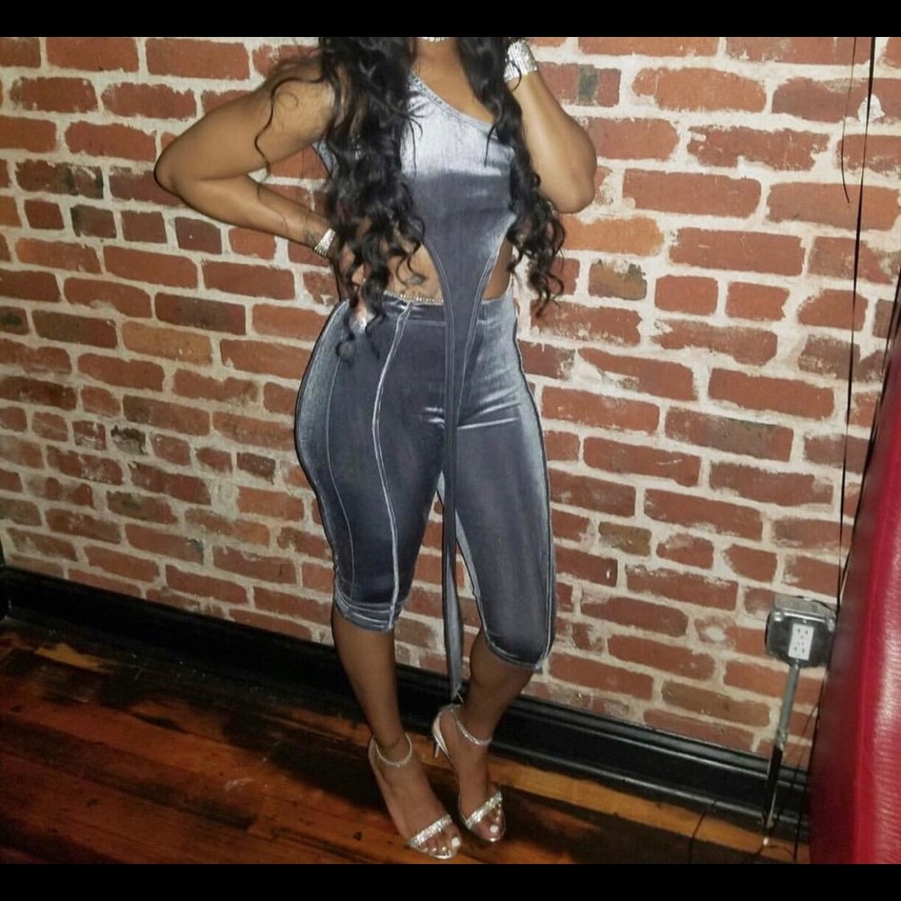 Grey 2 Piece Velvet set!